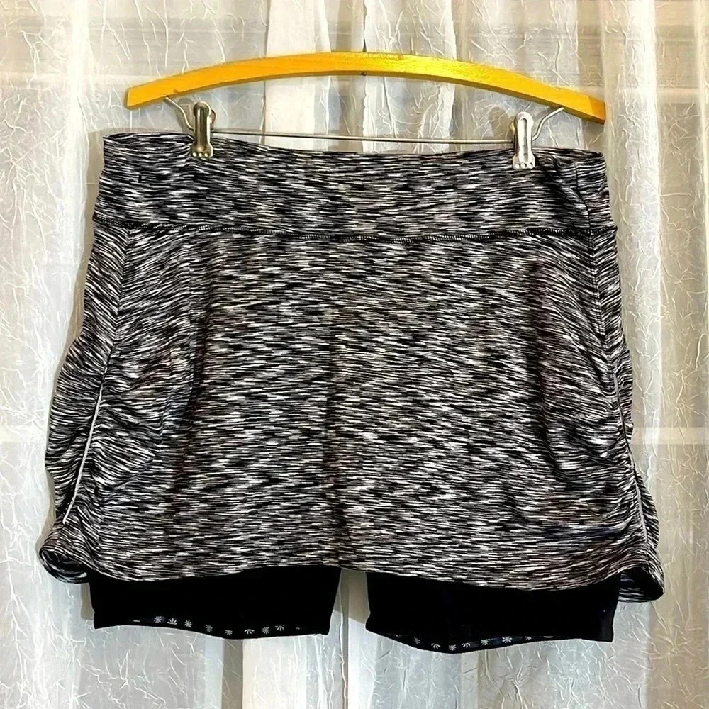 Athleta Black and Gray Mini Skirt